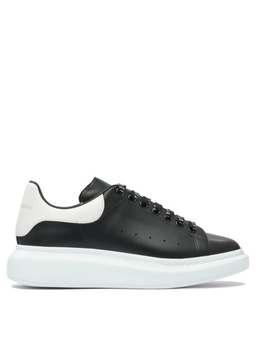 LEATHER UPPER AND RUBBER SOLE SNEAKER