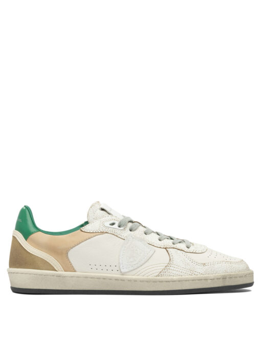 Sneakers & Slip-On