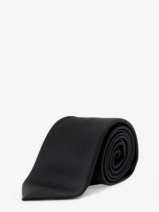 Silk tie