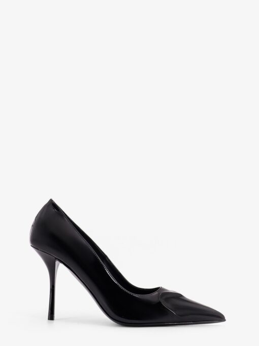 Patent leather decolleté
