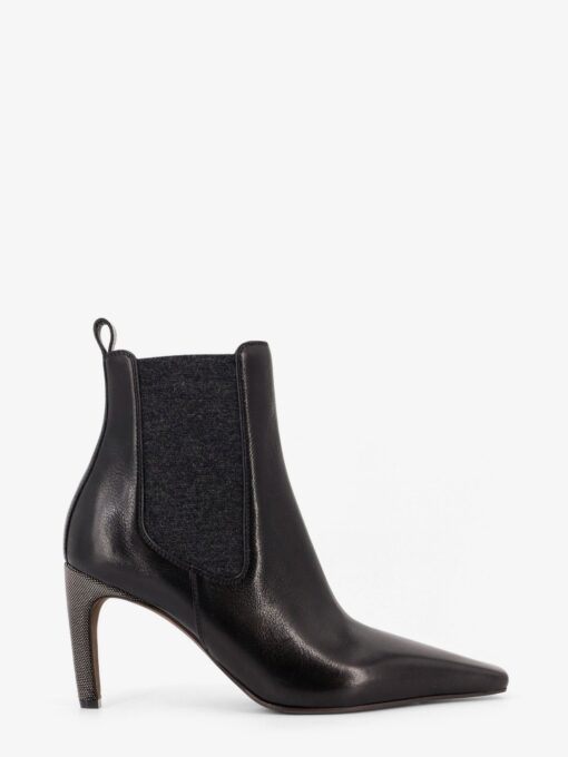 Leather boots with Monili detail on the heel