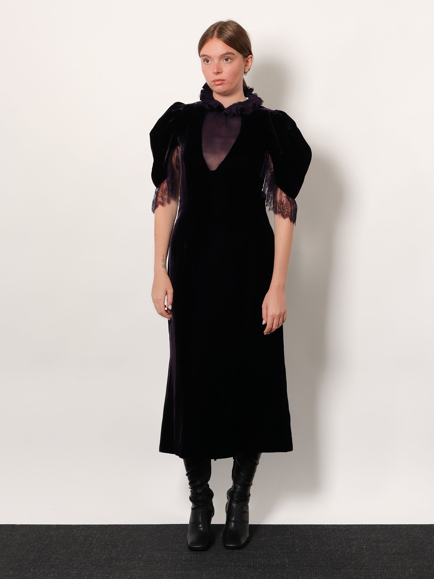 Velvet dress with silk lining - Image 2