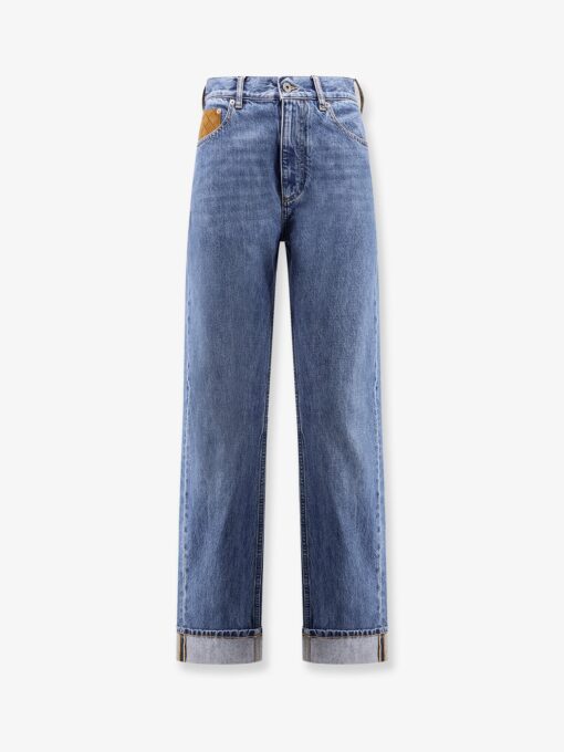 Turned up jeans with straight leg