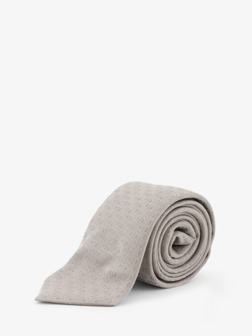Silk tie