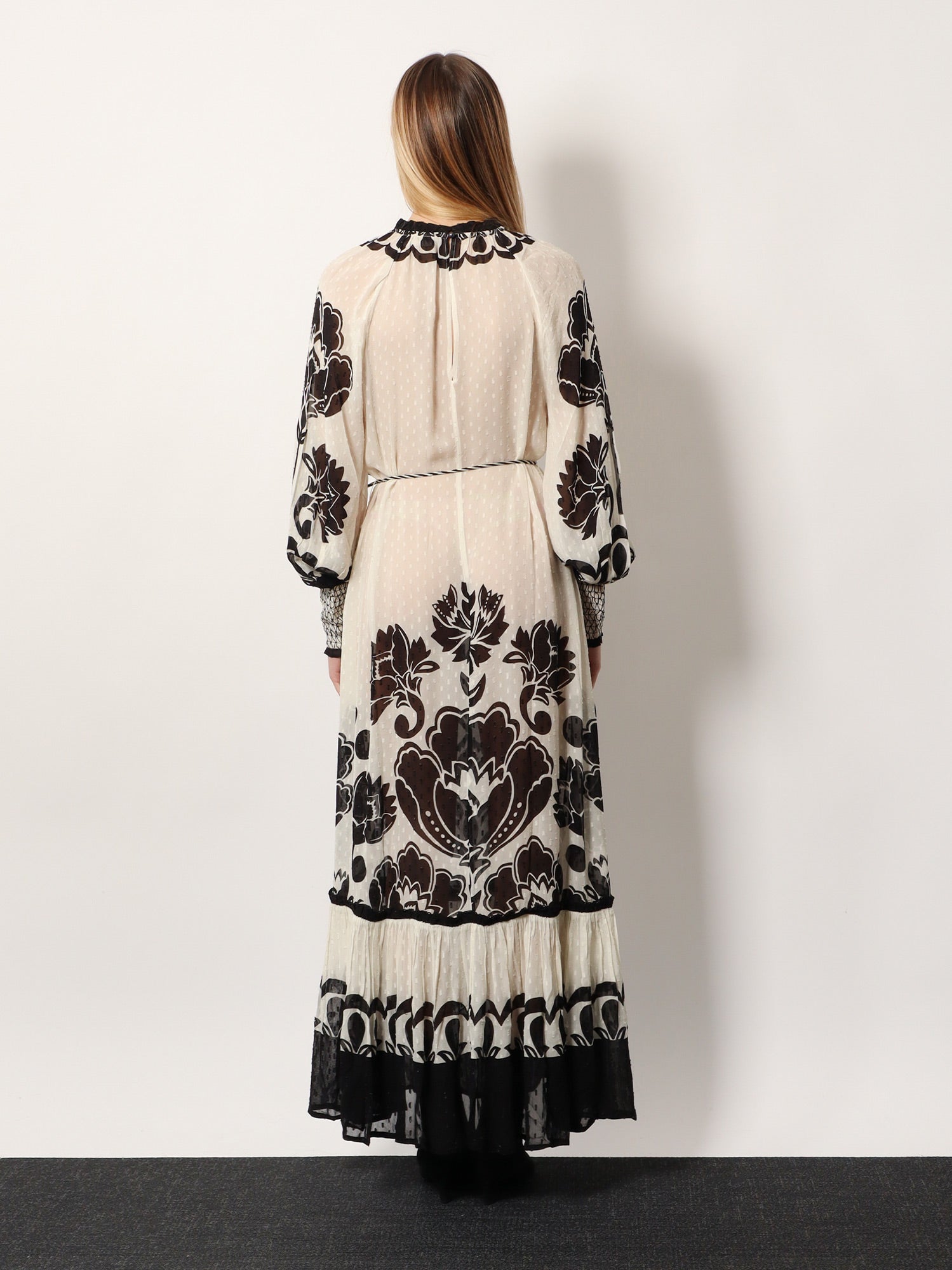 Viscose dress with Floral Arabesque motif - Image 3