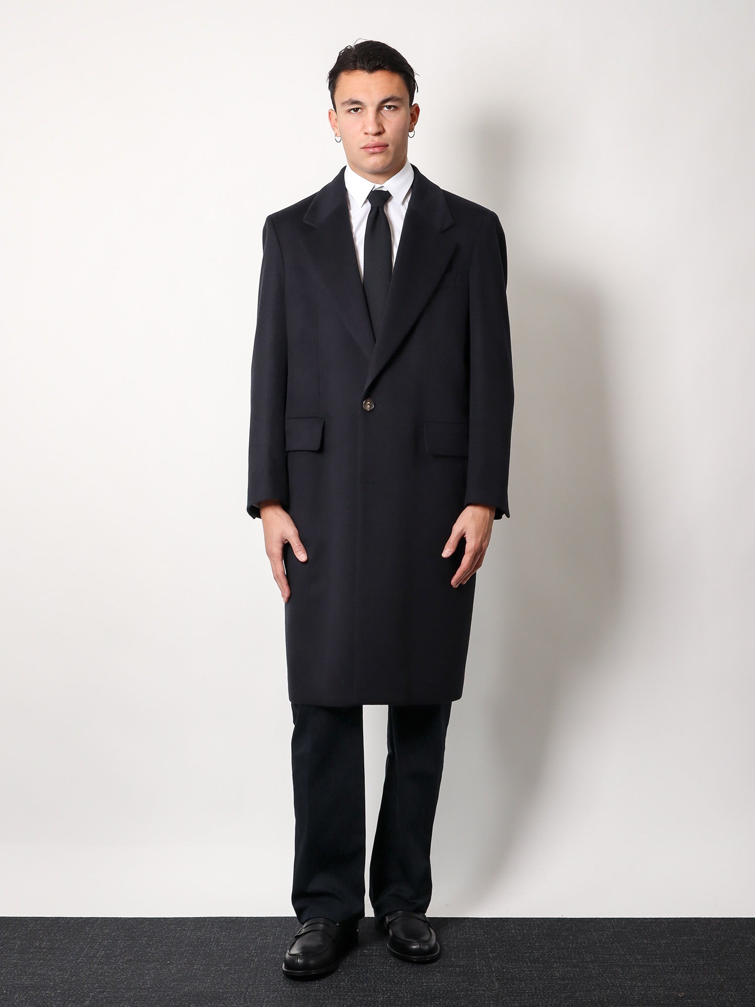 Cashmere coat with satin lining - Image 2