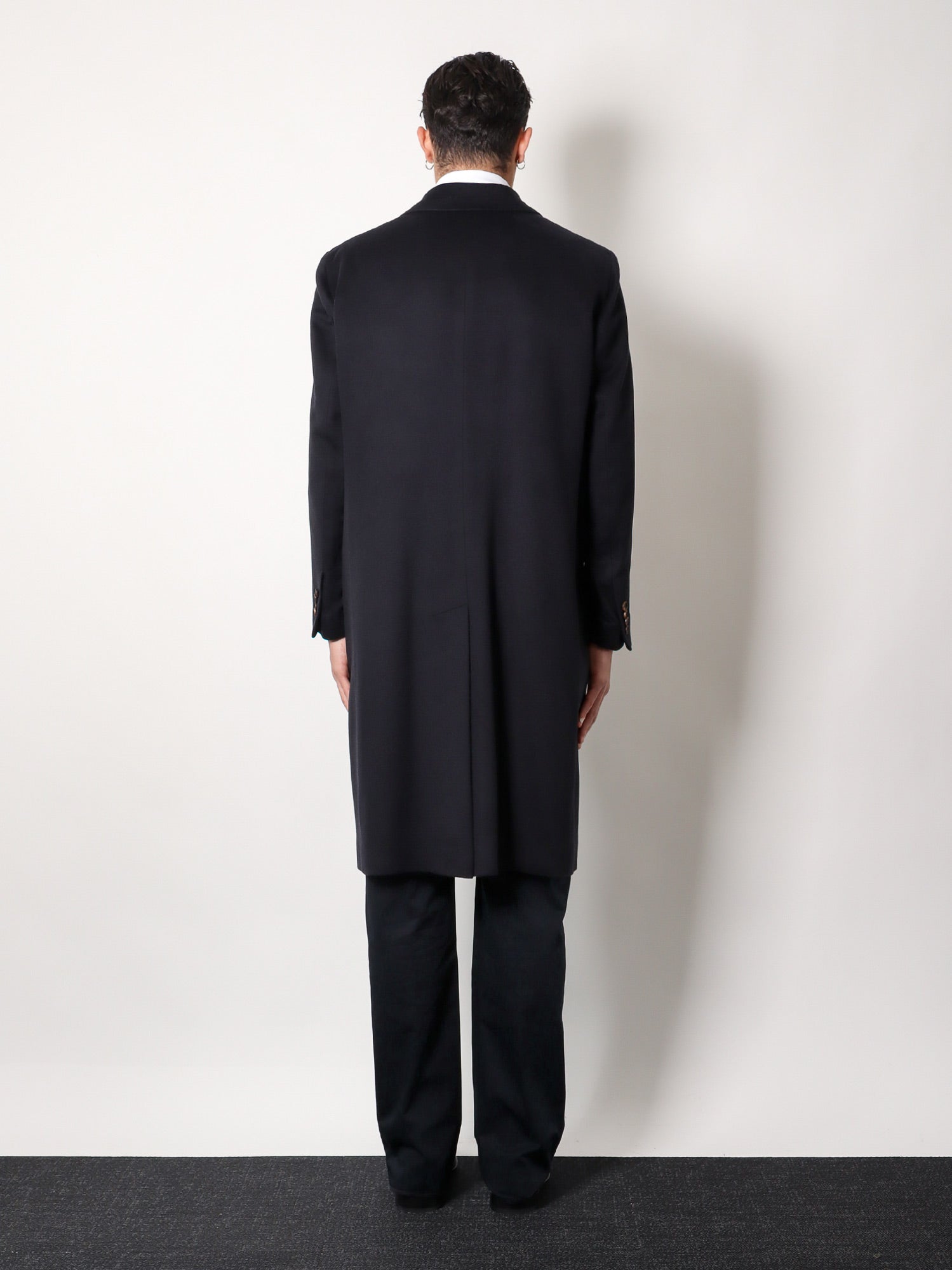 Cashmere coat with satin lining - Image 3