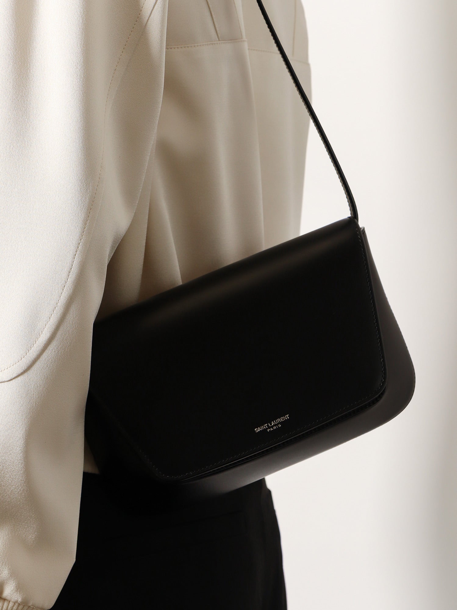 Leather shoulder bag - Image 2