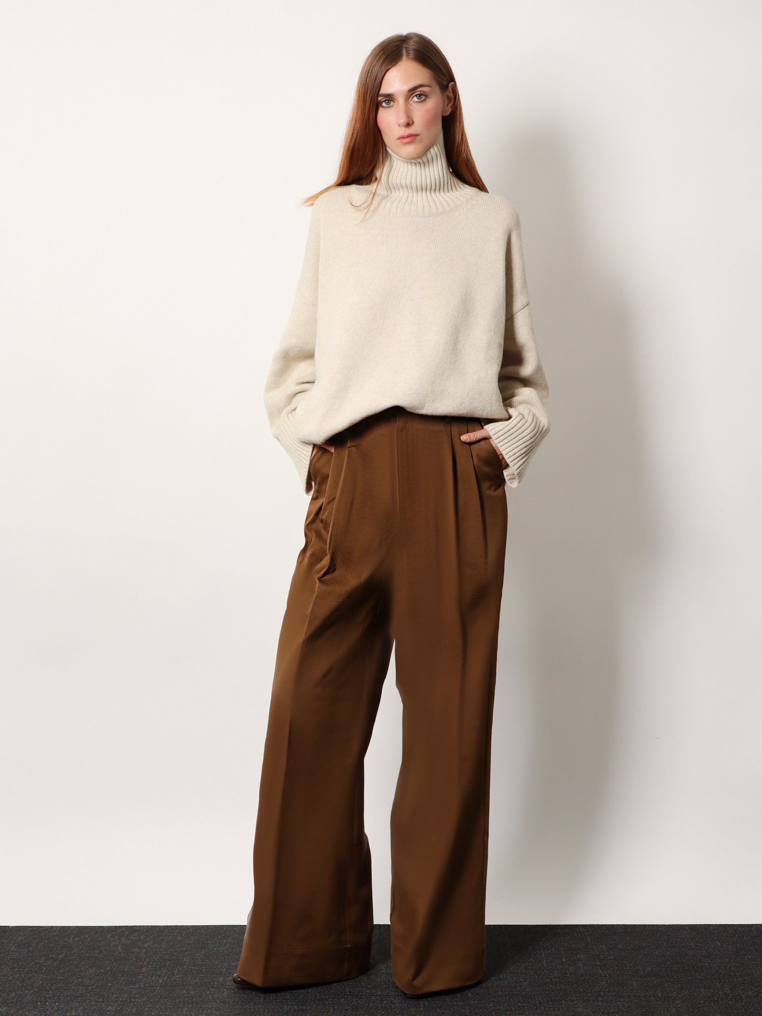 Frjus organic cotton trousers - Image 2