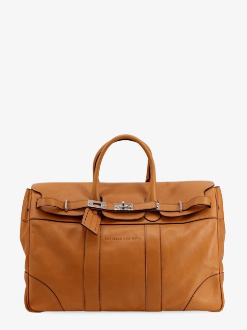 Leather travel bag with engraved logo on the front