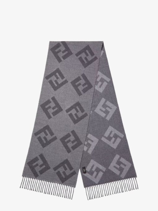 Wool scarf