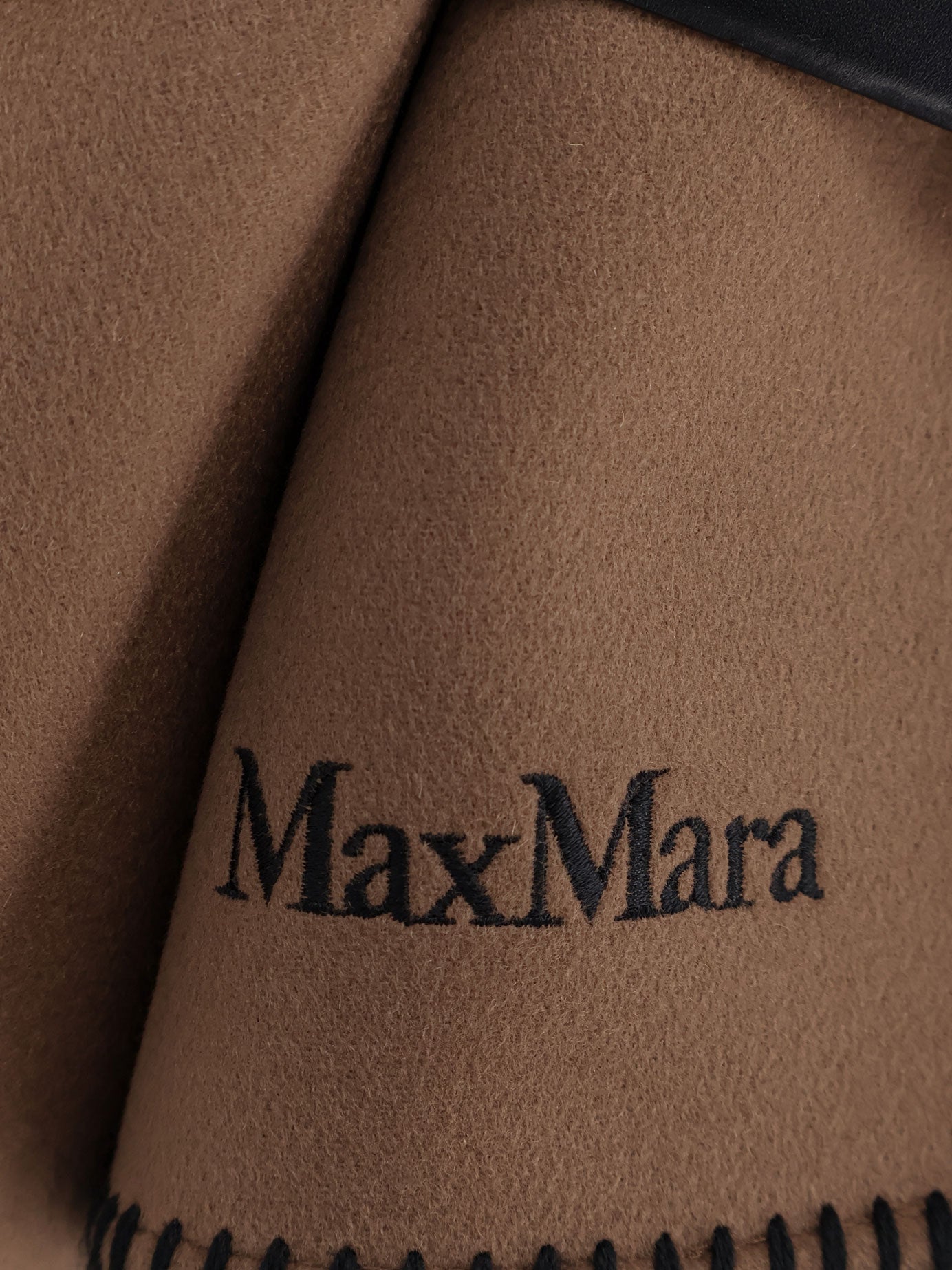 Mxacolomba virgin wool cape with belt - Image 3